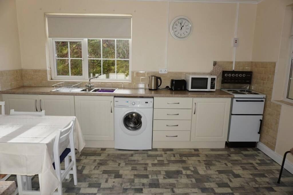 Meenadreen Cottage Donegal Town ภายนอก รูปภาพ