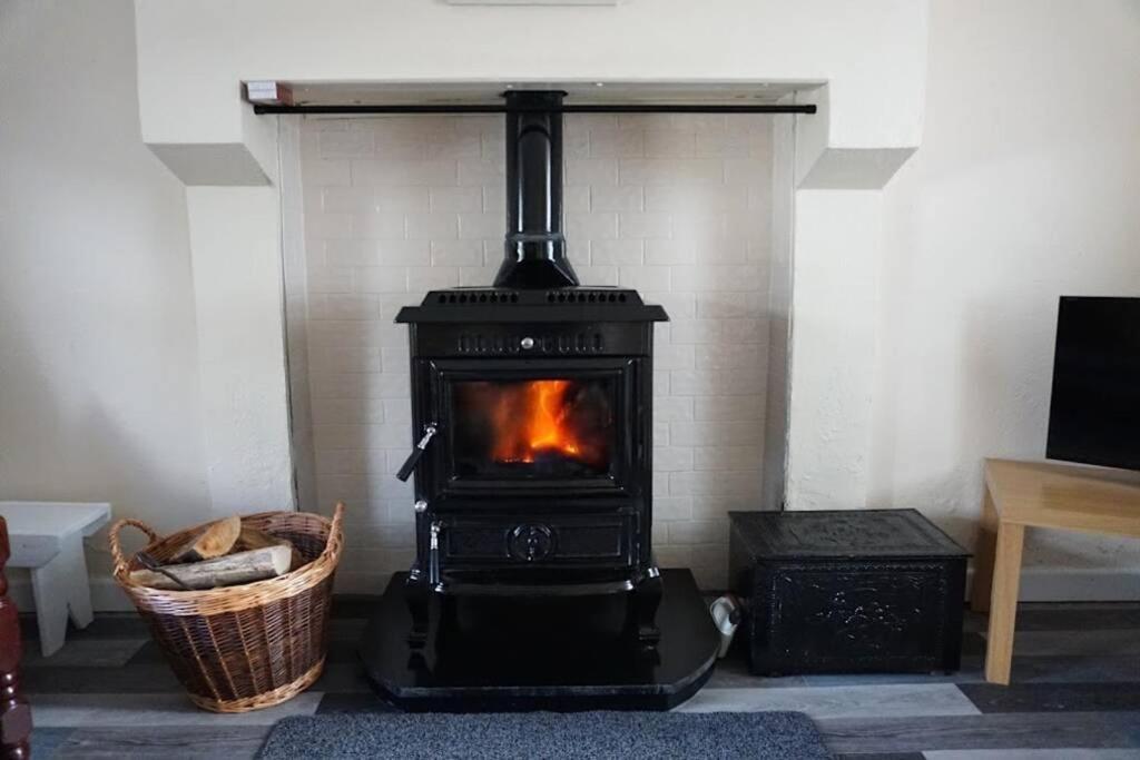 Meenadreen Cottage Donegal Town ภายนอก รูปภาพ